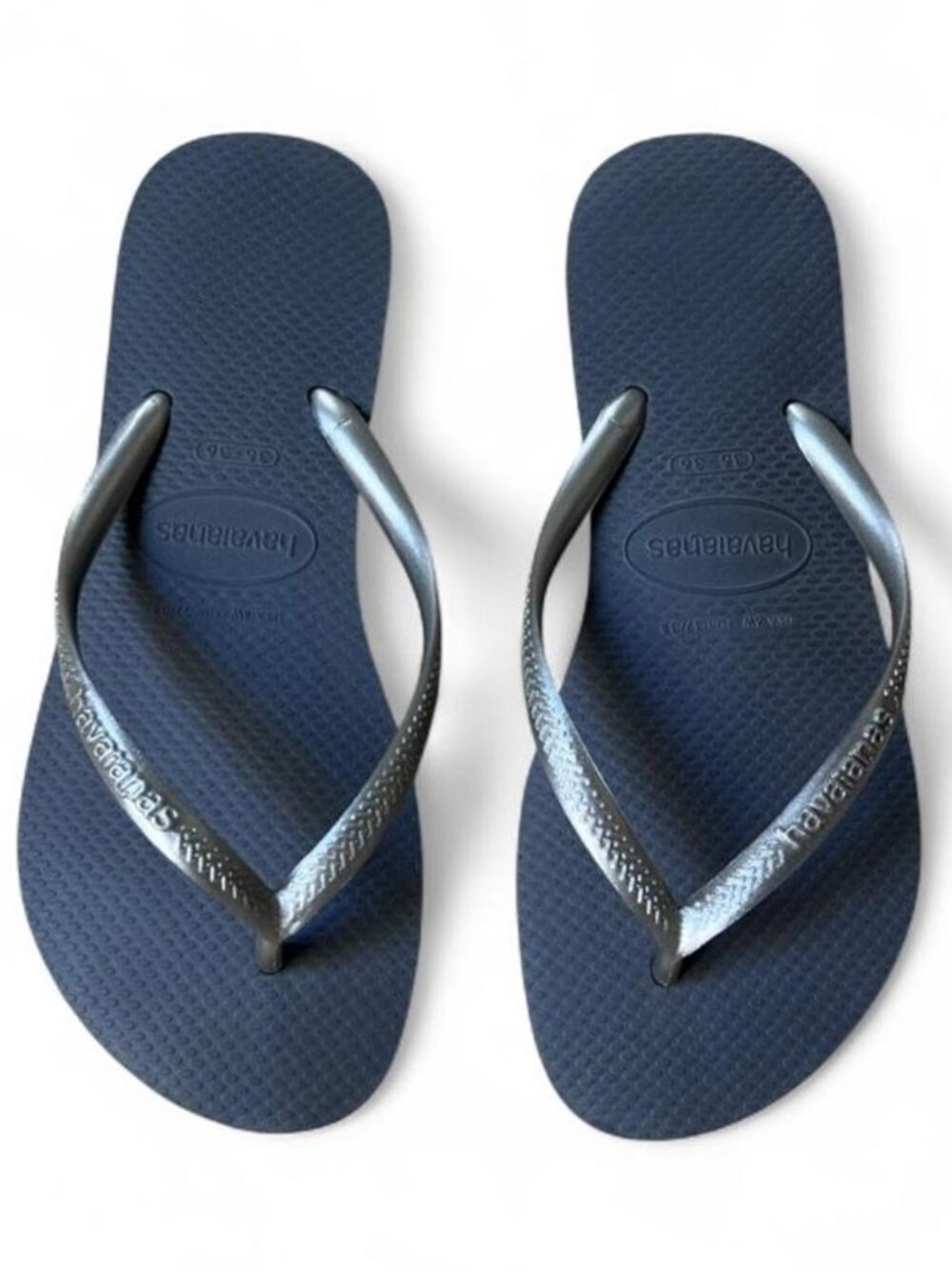 Havaianas Slim flip-flops in metallic silver size 6 only worn once